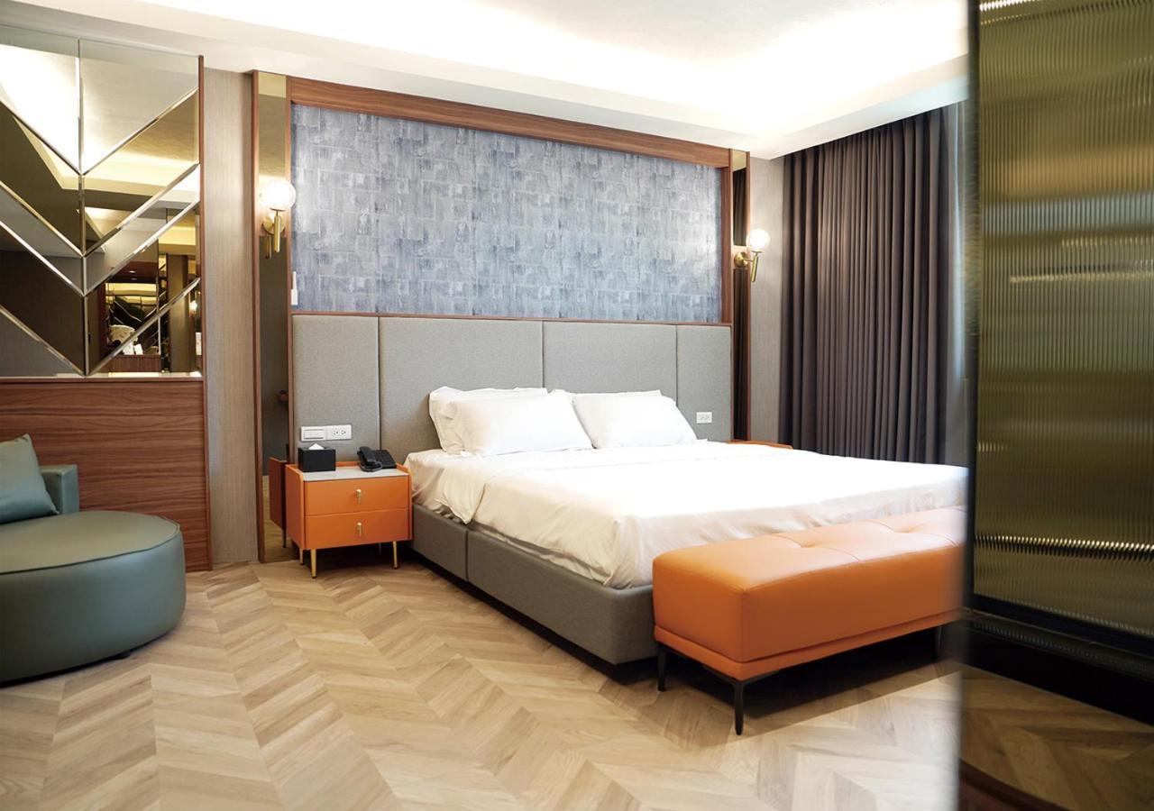 The Riverside Hotel & Motel Kaohsiung Exteriör bild