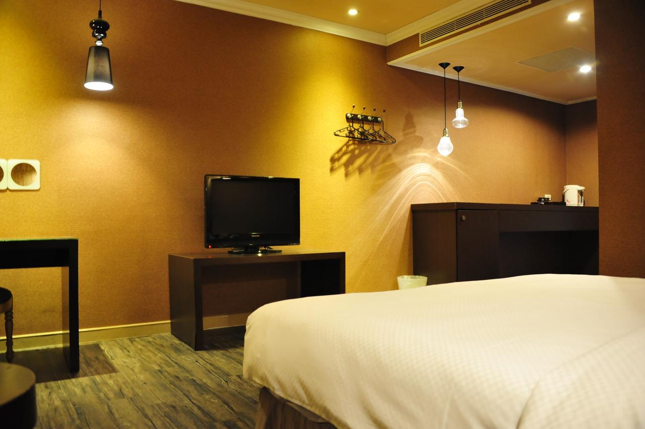 The Riverside Hotel & Motel Kaohsiung Exteriör bild