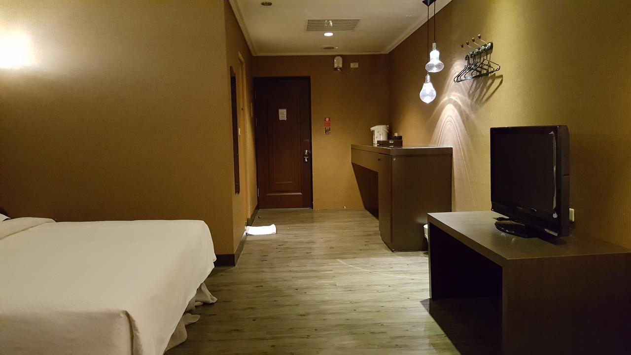 The Riverside Hotel & Motel Kaohsiung Exteriör bild