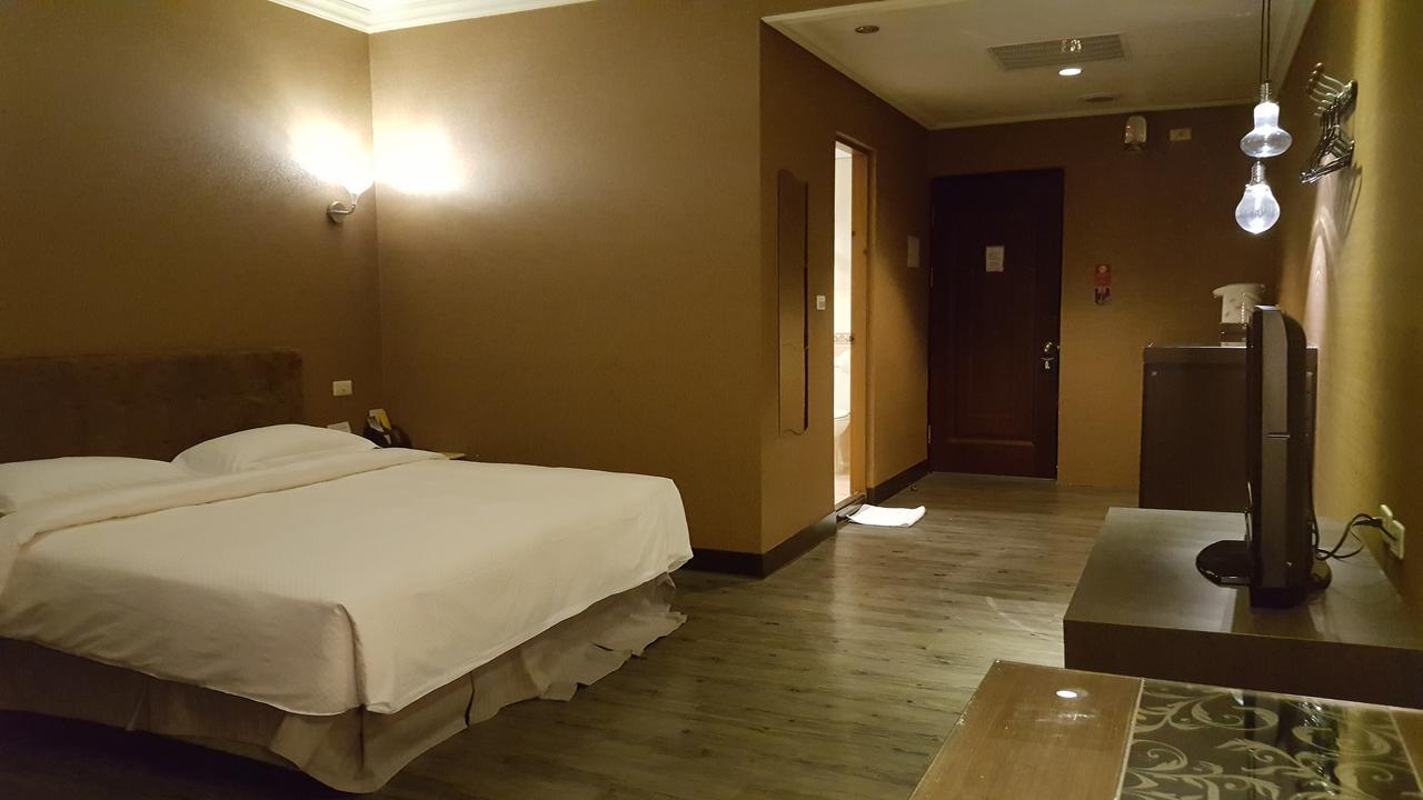 The Riverside Hotel & Motel Kaohsiung Exteriör bild