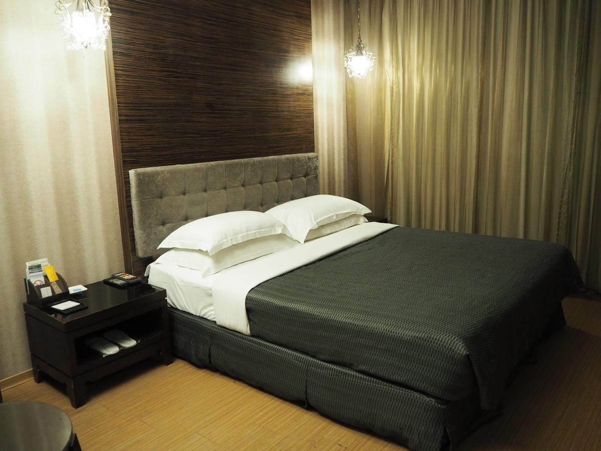 The Riverside Hotel & Motel Kaohsiung Exteriör bild