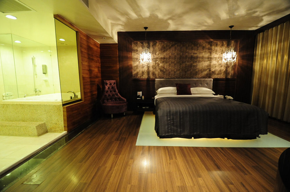 The Riverside Hotel & Motel Kaohsiung Exteriör bild