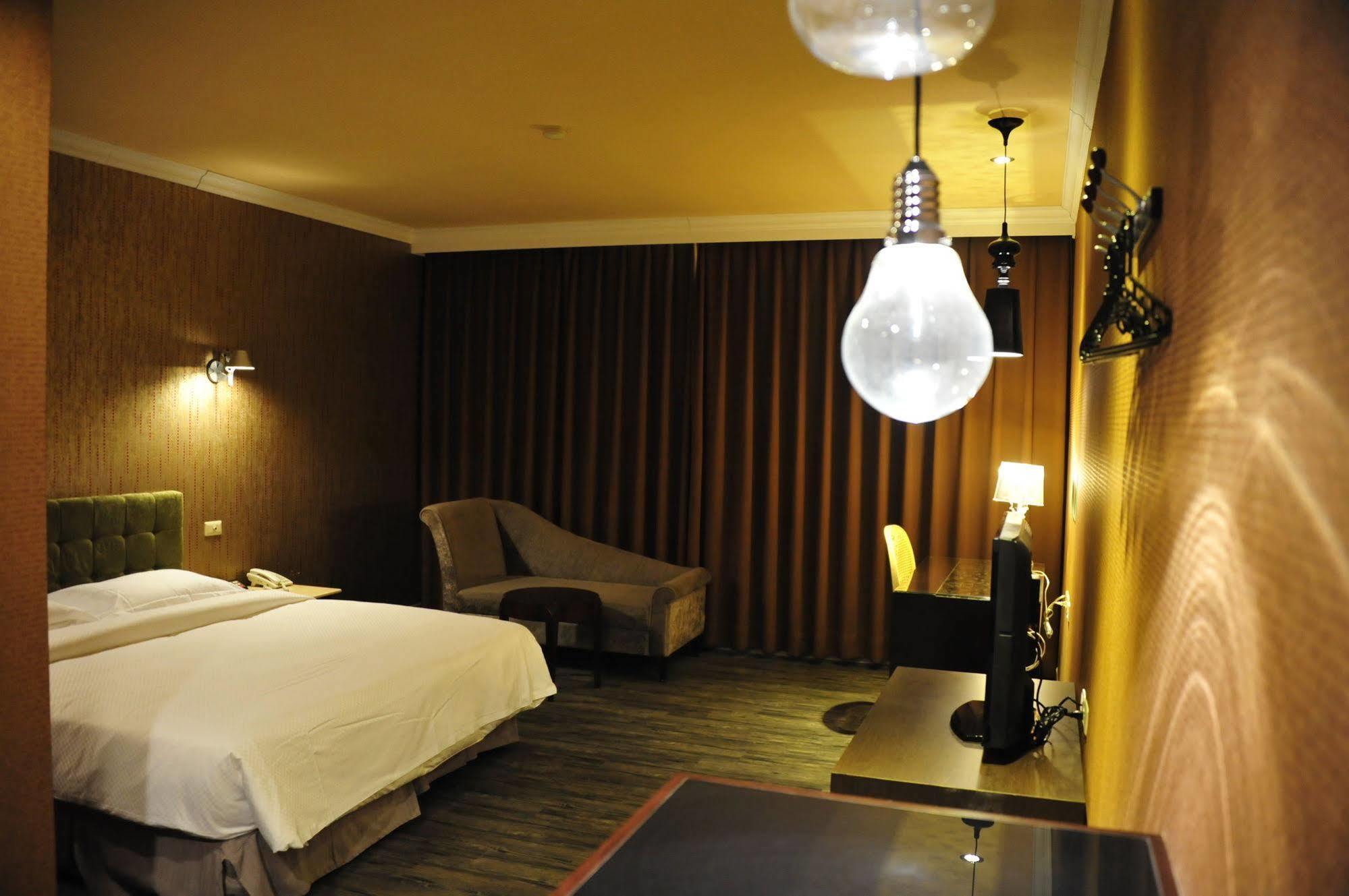 The Riverside Hotel & Motel Kaohsiung Exteriör bild